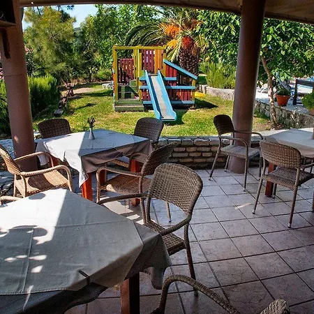 فندق Efrosini Village 3*