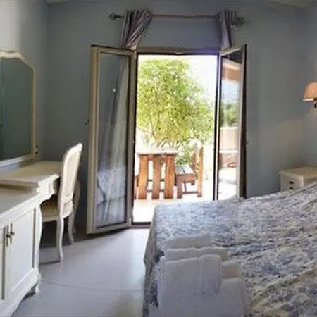 Efrosini Village 3* קאטליוס