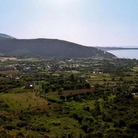 Efrosini Village فندق كاتيليوس