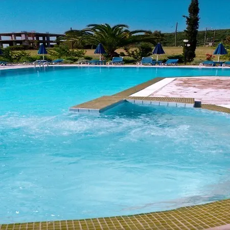 Efrosini Village فندق كاتيليوس